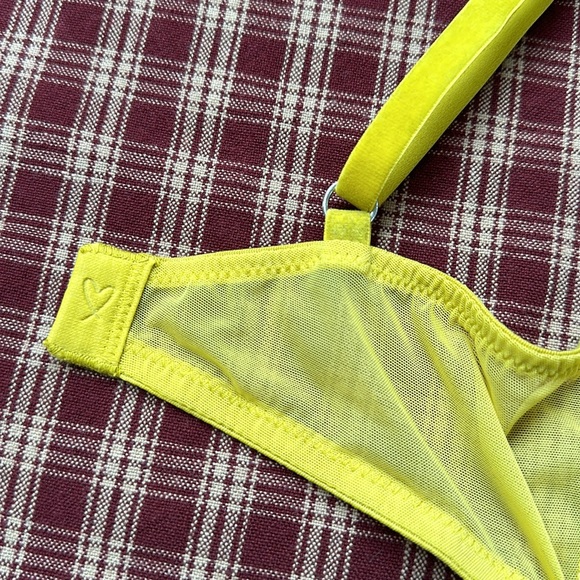 Set Of 2 Victoria’s Secret Bras - Picture 6 of 7